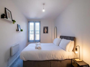 Pass the Keys Modern Minimalistic Apartment in City centre